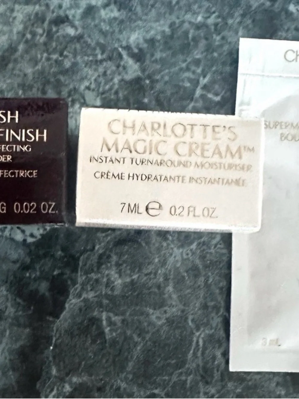 Charlotte Tilbury LED Selfie Light w Mini Magic Cream & Airbrush Powder & Lotion